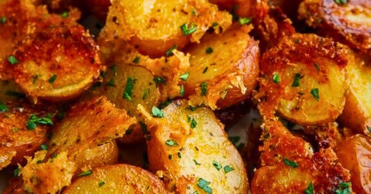 Delicious Red Potatoes with Garlic Parmesan Butter: A Perfect Side Dish